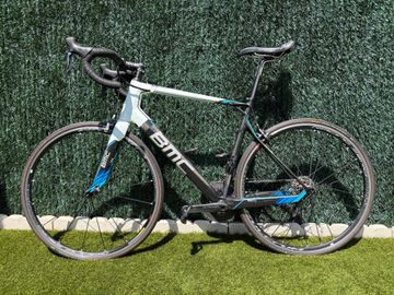 Used BMC Custom Shimano Ultegra Di2 2014 Road & Gravel, White — image 1 of 18