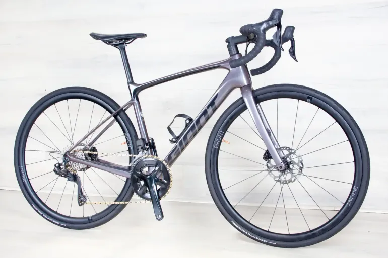 Used Giant Defy Advanced 1 2023 Road & Gravel, Light Gray — image 2 of 15