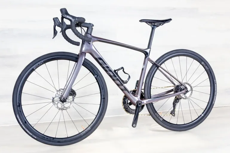 Used Giant Defy Advanced 1 2023 Road & Gravel, Light Gray — image 10 of 15