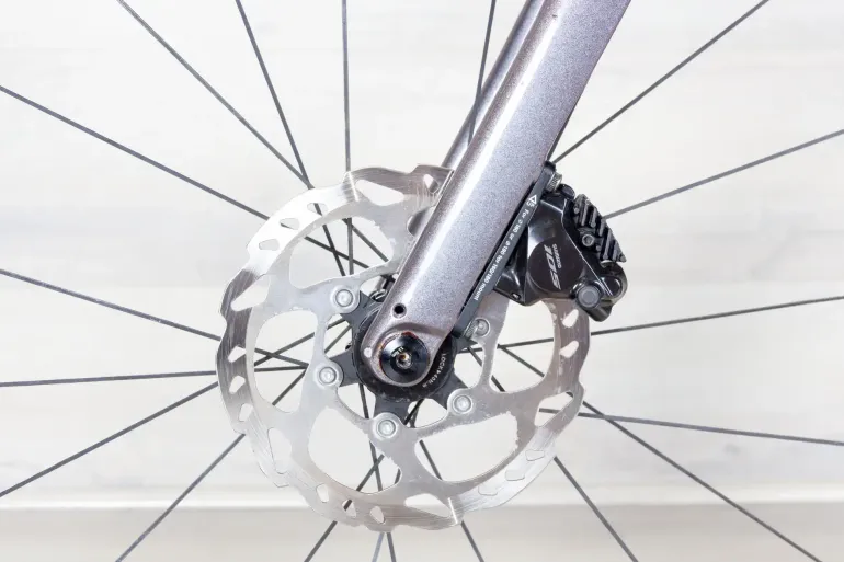 Used Giant Defy Advanced 1 2023 Road & Gravel, Light Gray — image 13 of 15