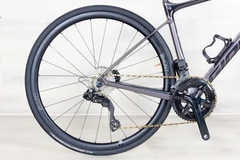 Used Giant Defy Advanced 1 2023 Road & Gravel, Light Gray — image 3 of 15