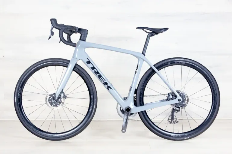 Used Trek Domane SL 7 2023 Road & Gravel, Light Gray — image 9 of 15