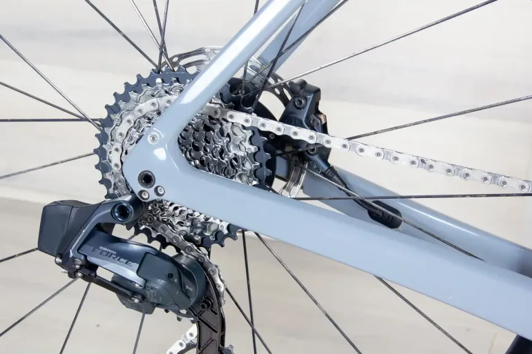 Used Trek Domane SL 7 2023 Road & Gravel, Light Gray — image 5 of 15