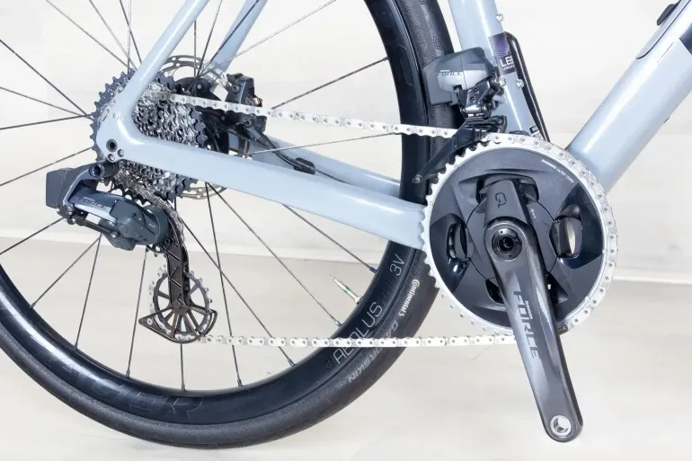 Used Trek Domane SL 7 2023 Road & Gravel, Light Gray — image 4 of 15