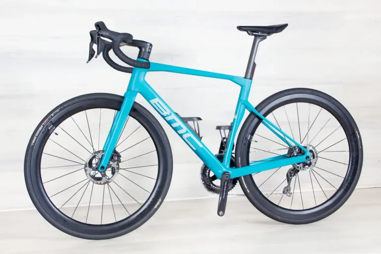Used BMC Roadmachine 01 TWO 2024 Road & Gravel, Blue — image 10 of 19