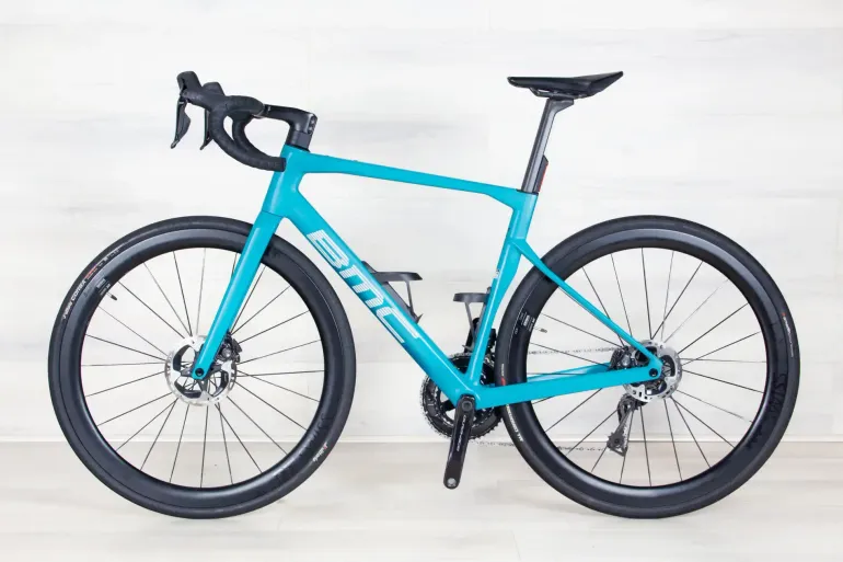Used BMC Roadmachine 01 TWO 2024 Road & Gravel, Blue — image 9 of 19