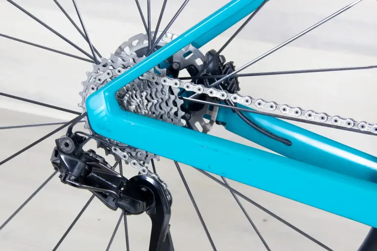 Used BMC Roadmachine 01 TWO 2024 Road & Gravel, Blue — image 5 of 19
