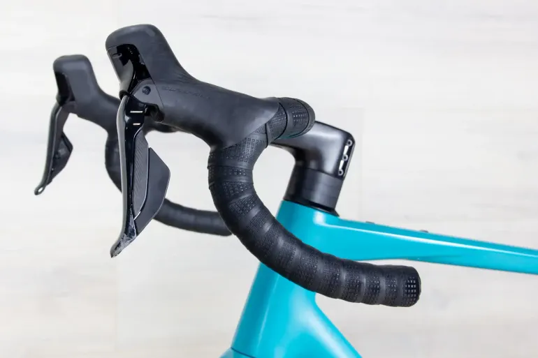 Used BMC Roadmachine 01 TWO 2024 Road & Gravel, Blue — image 15 of 19