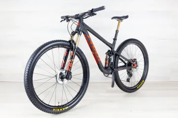 Used Pivot Mach 4 SL 2023 Mountainbike, Light Gray — image 11 of 18