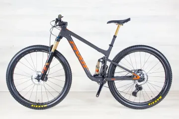 Used Pivot Mach 4 SL 2023 Mountainbike, Light Gray — image 12 of 18