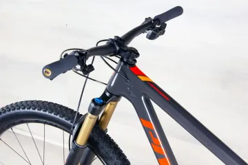 Used Pivot Mach 4 SL 2023 Mountainbike, Light Gray — image 18 of 18