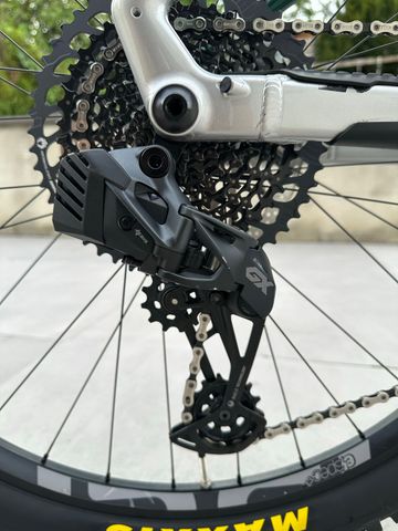 Used Mondraker LEVEL XR 2023 2023 Mountainbike, Green — image 14 of 37