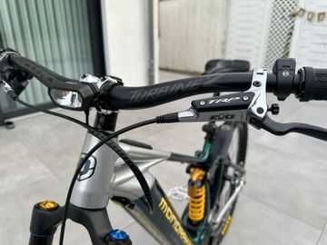 Used Mondraker LEVEL XR 2023 2023 Mountainbike, Green — image 4 of 37