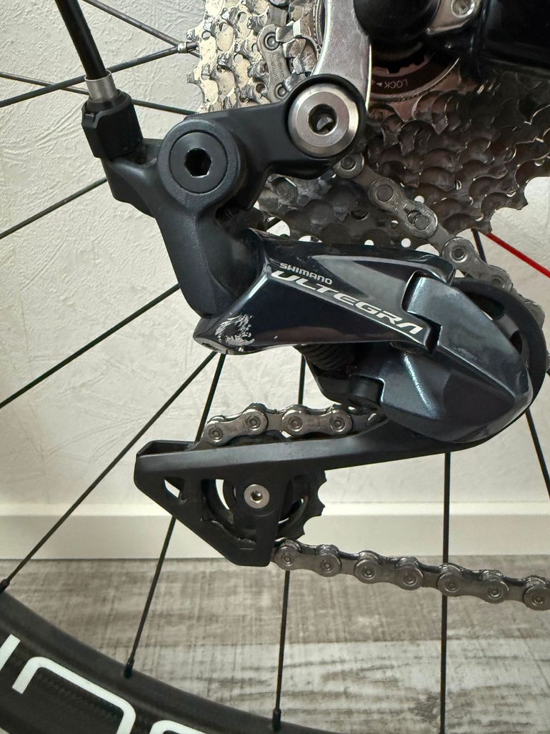 Used Pinarello F10 Shimano Ultegra 2019 Road & Gravel, Black — image 9 of 16
