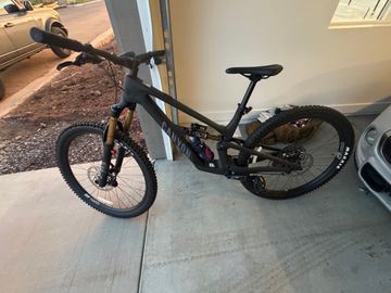 Used Canyon Spectral CF 9 2025 2025 Mountainbike, Black, 29, 27.5 — image 7 of 10
