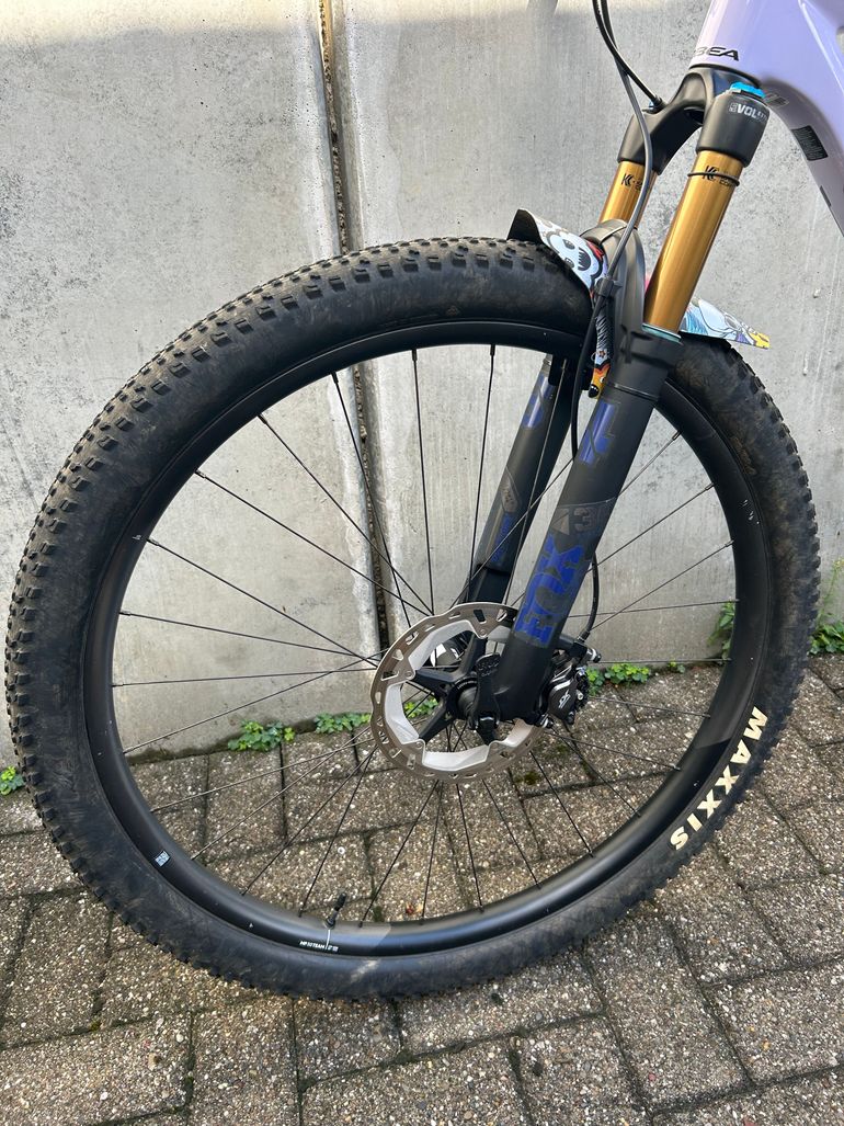 Brugt Orbea OIZ M-PRO 2024 2024 Mountainbike — billede 4 af 4