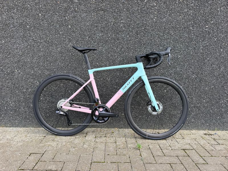 Used Scott Addict RC 10 2026 2026 Road & Gravel
