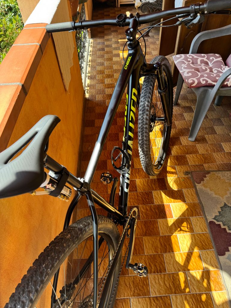 Używany Specialized Chisel 2020 2020 Mountainbike — zdjęcie 2 z 3