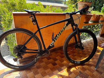 Używany Specialized Chisel 2020 2020 Mountainbike — zdjęcie 1 z 3