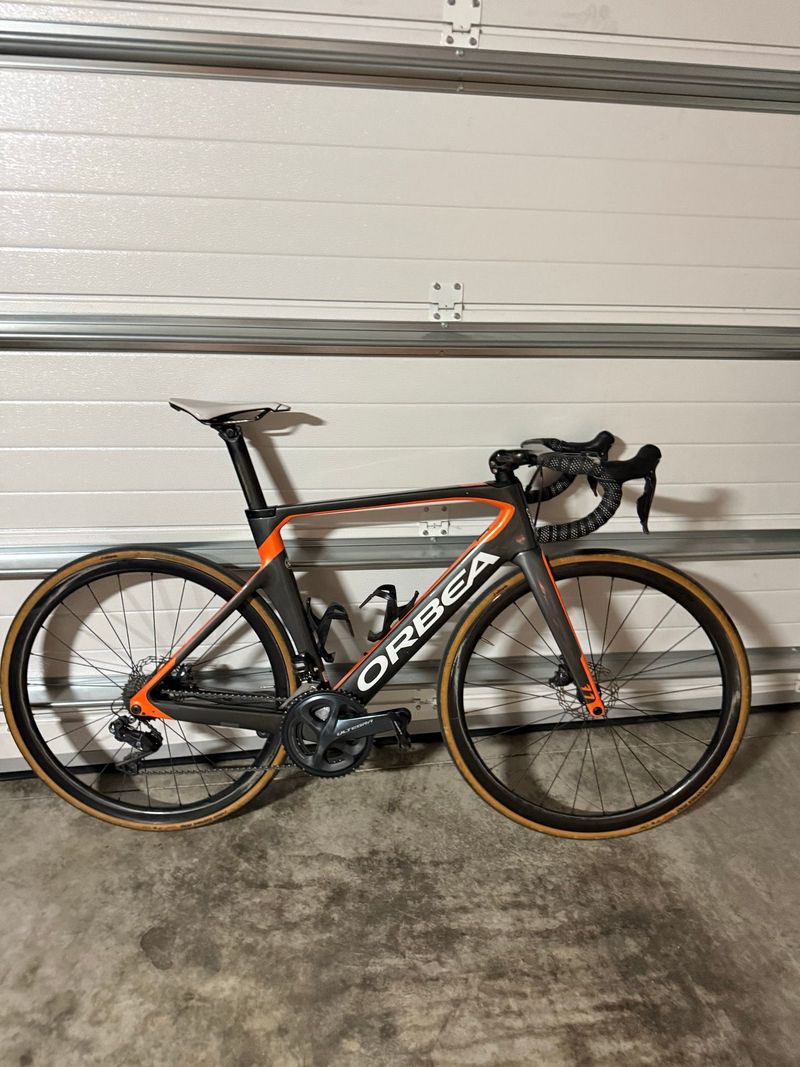 Käytetty Orbea ORCA AERO M20iTEAM-D 2020 2020 Road & Gravel