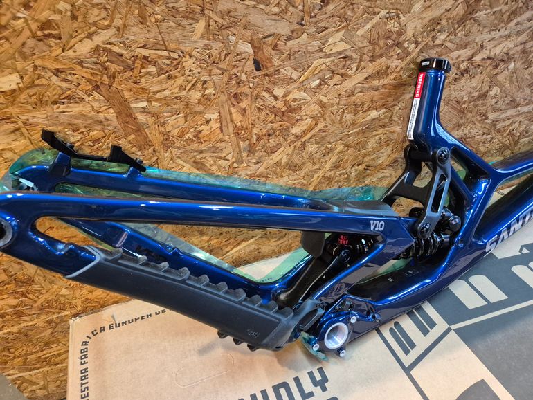 Käytetty Santa Cruz V10 DH X01 2027 Frameset 2027 Mountainbike — kuva 4 / 4