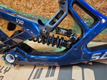 Käytetty Santa Cruz V10 DH X01 2027 Frameset 2027 Mountainbike — kuva 3 / 4