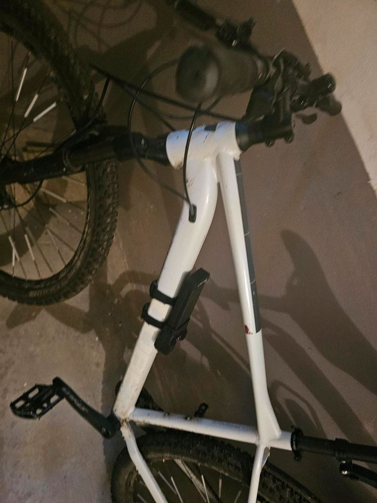 Used CUBE ACID 2022 2022 Mountainbike, White, 27.5, 29 — image 3 of 13