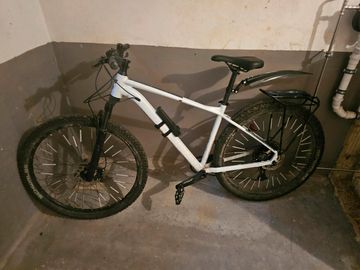 Used CUBE ACID 2022 2022 Mountainbike, White, 27.5, 29 — image 1 of 13
