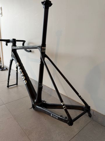 Used Factor O2 VAM - Frameset Premium 2024 Frameset 2024 Road & Gravel, Black — image 5 of 16