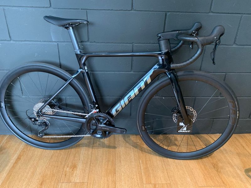 Giant Propel Advanced 2 2025 2025 Road & Gravel d'occasion