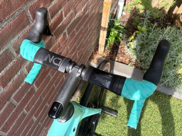Used Bianchi Specialissima Shimano 105 Di2 2022 Road & Gravel, Green — image 5 of 16