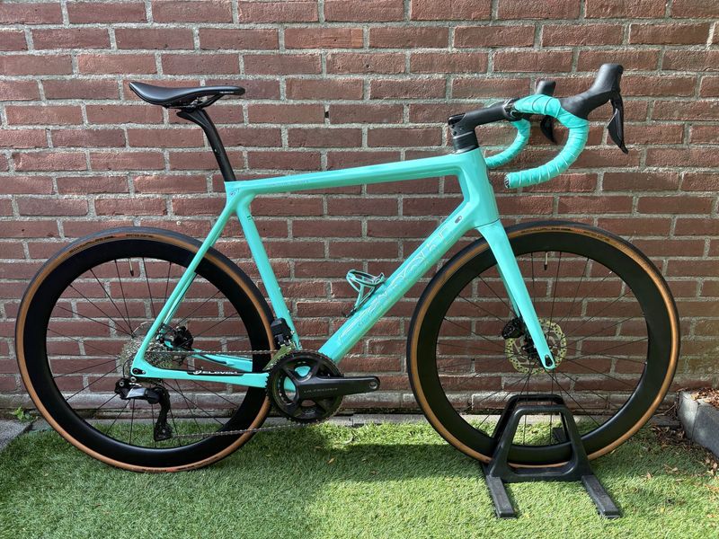 Used Bianchi Specialissima Shimano 105 Di2 2022 Road & Gravel