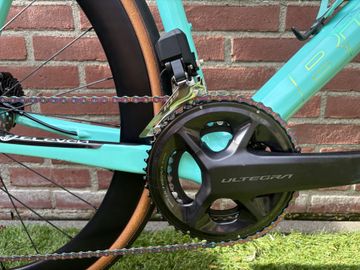 Used Bianchi Specialissima Shimano 105 Di2 2022 Road & Gravel, Green — image 12 of 16