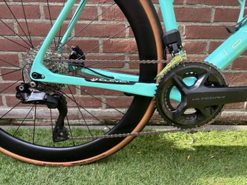 Used Bianchi Specialissima Shimano 105 Di2 2022 Road & Gravel, Green — image 10 of 16