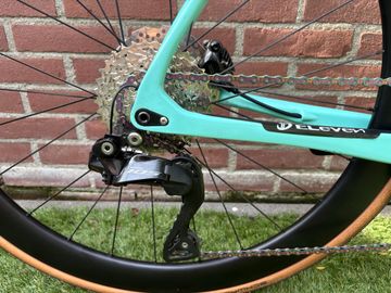 Used Bianchi Specialissima Shimano 105 Di2 2022 Road & Gravel, Green — image 11 of 16