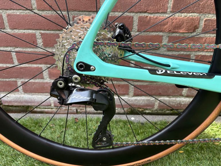 Used Bianchi Specialissima Shimano 105 Di2 2022 Road & Gravel, Green — image 11 of 16
