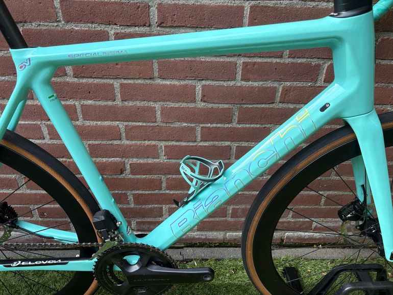 Used Bianchi Specialissima Shimano 105 Di2 2022 Road & Gravel, Green — image 8 of 16