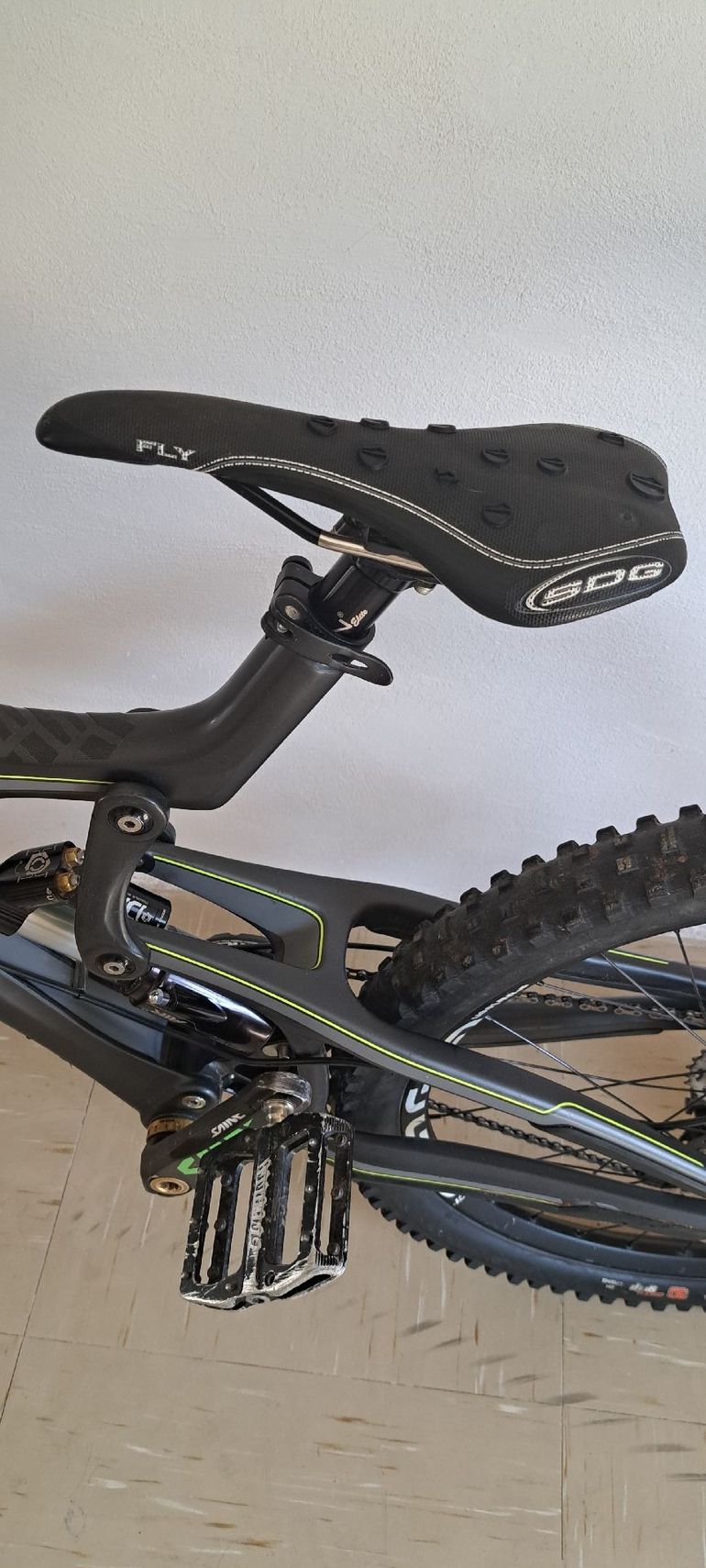 Used Santacruz Custom Shimano Saint 2015 Mountainbike, Black — image 9 of 9