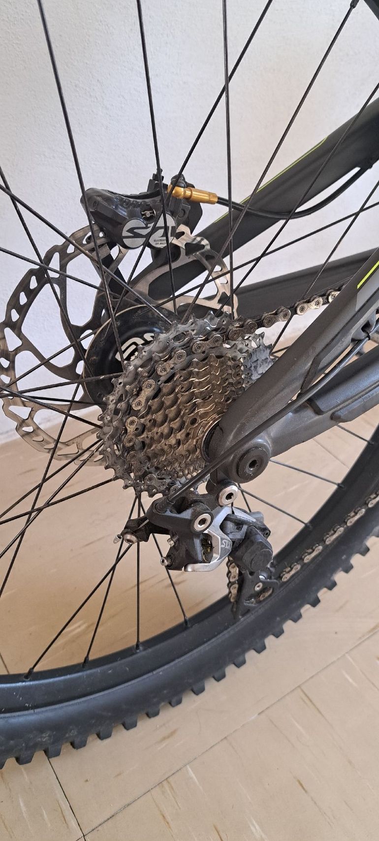 Used Santacruz Custom Shimano Saint 2015 Mountainbike, Black — image 3 of 9