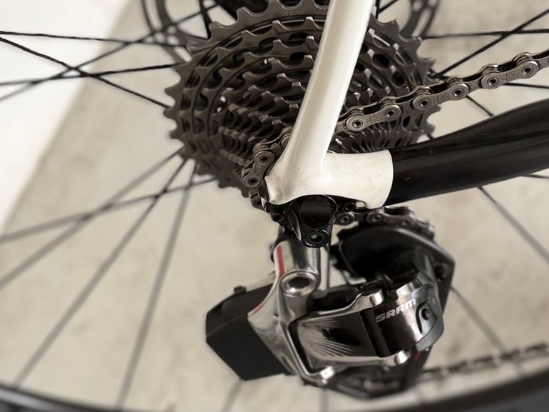 Cannondale Synapse Disc Black Inc 2016 Road & Gravel usato, Nero — immagine 10 di 15