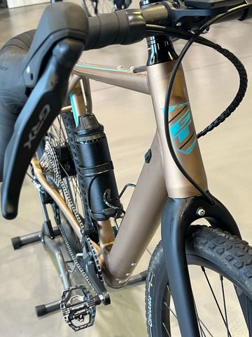GT EGrade Shimano GRX 2024 Road & Gravel de segunda mano, Gris claro — imagen 3 de 9