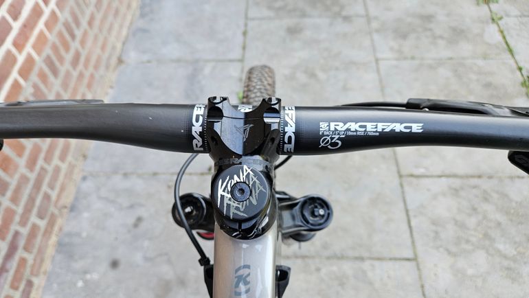 Used Kona Hei Hei CR/DL 2024 2024 Mountainbike, Light Gray, 29 — image 12 of 15