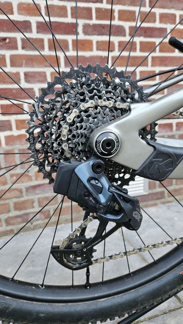 Used Kona Hei Hei CR/DL 2024 2024 Mountainbike, Light Gray, 29 — image 8 of 15