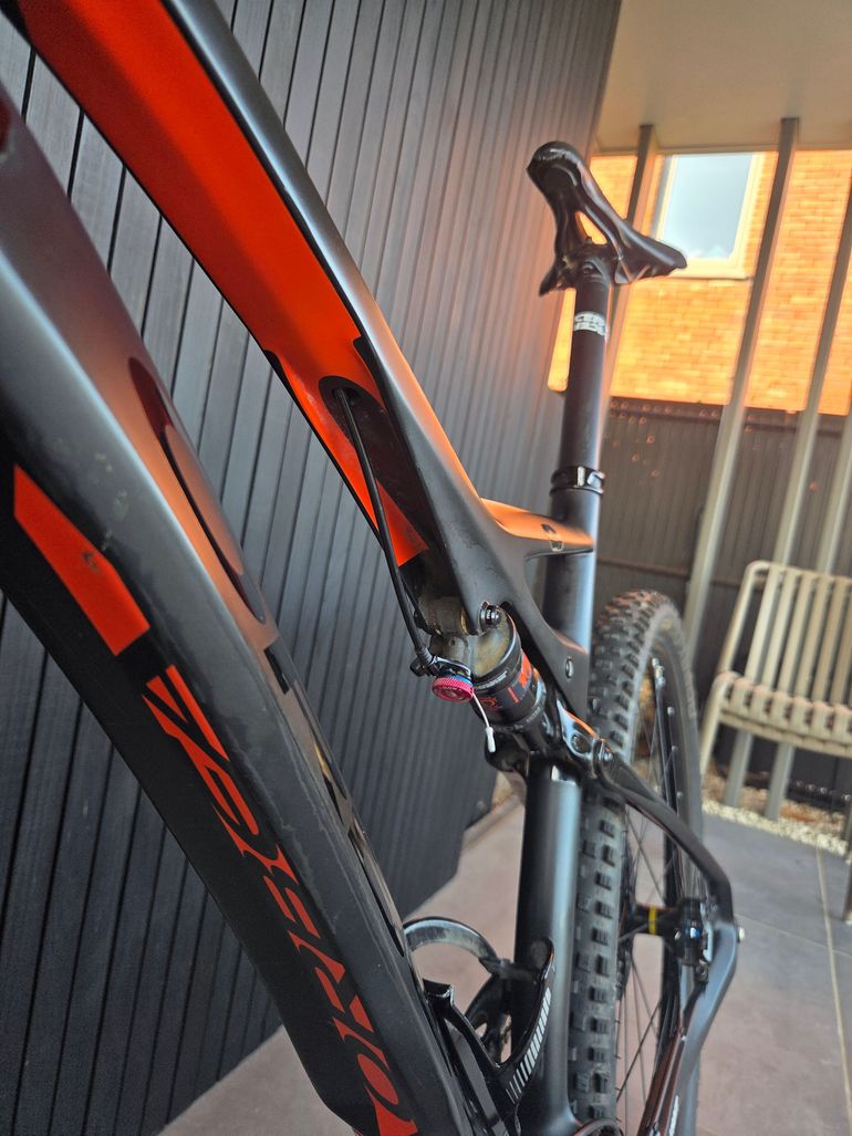 Käytetty Orbea Oiz Shimano Deore XT 2018 Mountainbike — kuva 10 / 26