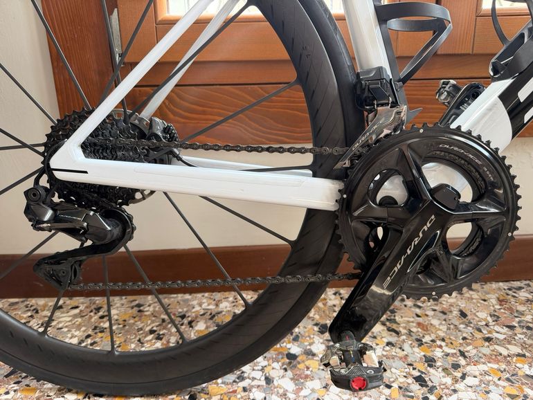 BMC Teammachine SLR 01 TWO 2024 2024 Road & Gravel usato, Bianco — immagine 3 di 15
