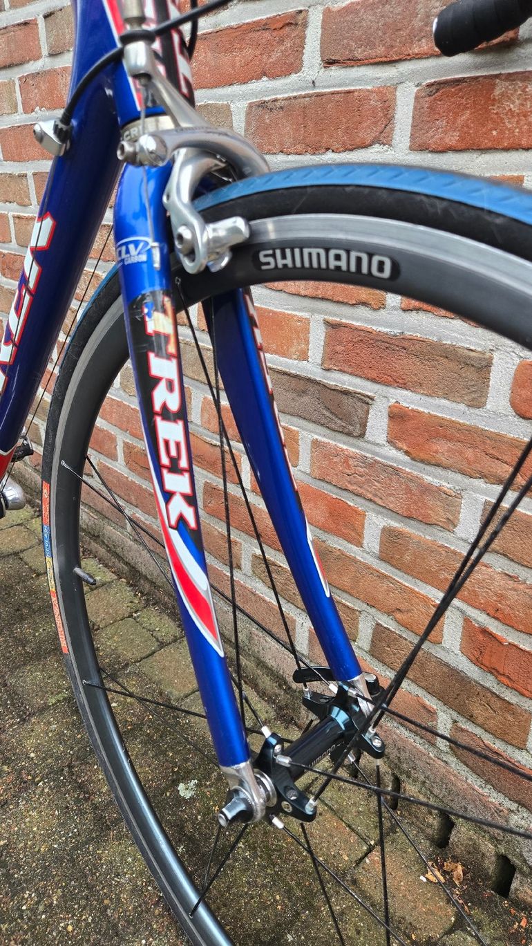 Używany Trek US Postal livery - OCLV 120 - Campagnolo Chorus 10 speed 2001 Road & Gravel — zdjęcie 4 z 24