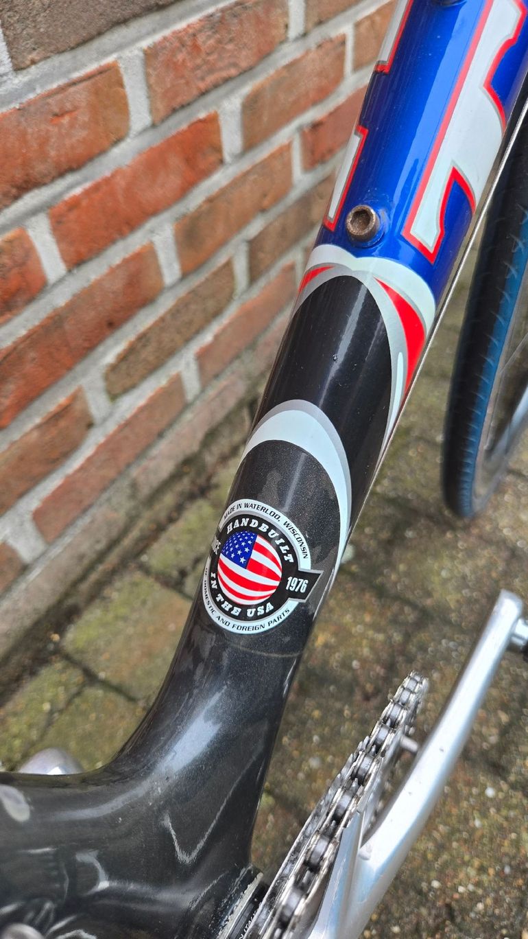 Używany Trek US Postal livery - OCLV 120 - Campagnolo Chorus 10 speed 2001 Road & Gravel — zdjęcie 12 z 24