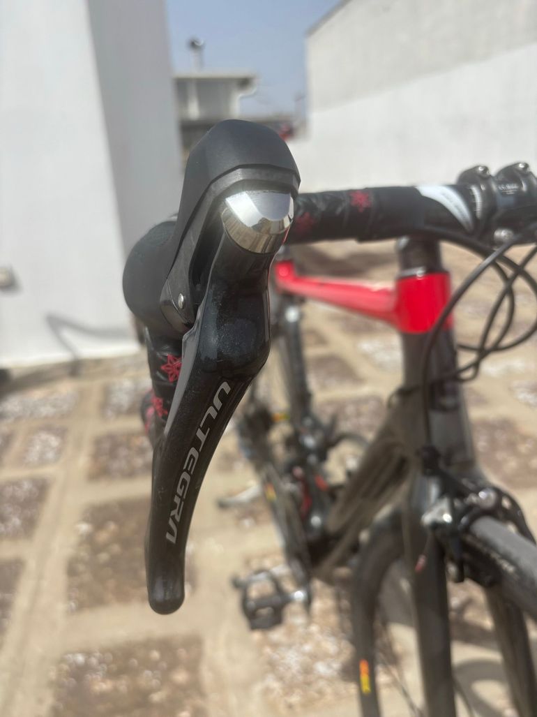 Used Cervélo R5 Shimano Ultegra 2017 Road & Gravel, Red — image 9 of 14