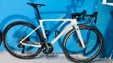 Brugt Focus IZALCO MAX 9.8 2024 2024 Road & Gravel — billede 2 af 13