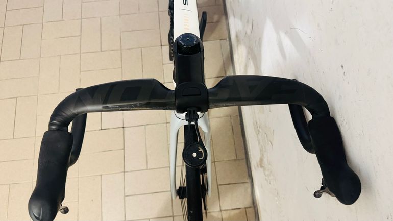 Brugt Focus IZALCO MAX 9.8 2024 2024 Road & Gravel — billede 4 af 13